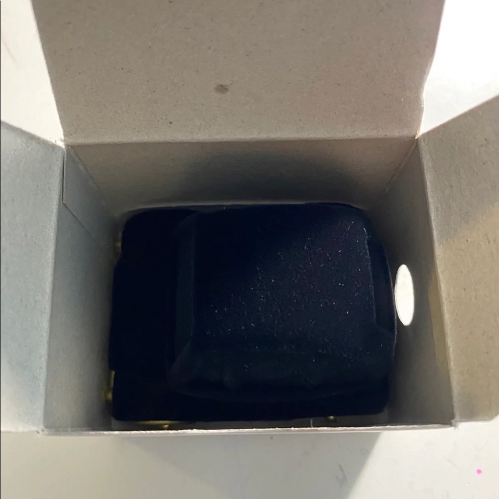 Car ring box